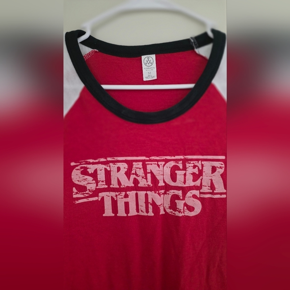 Stranger Things Red & White Raglan Graphic Tee – Netflix – Medium - Picture 5 of 7